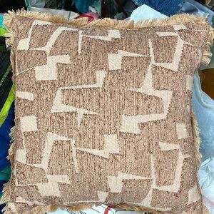 THRESHOLD NWT geometric pattern cut velvet cotton blend throw pillow -mauve